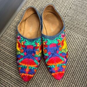 Jeffrey Campbell floral embroidered slides!